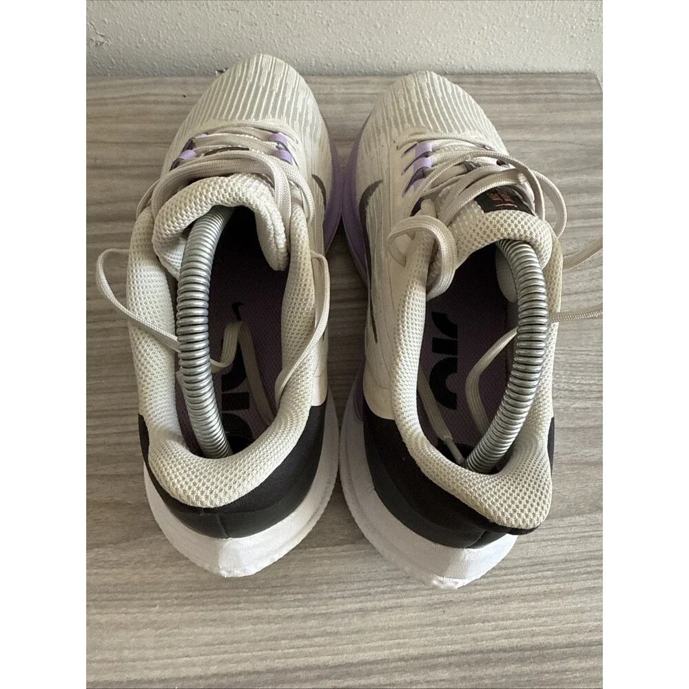 Nike Women’s Air Winflo 9 ‘Light Orewood Brown’ DD8686-103 Shoes Women’s Size 9‎